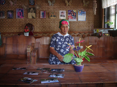 Discussion with Isabela Suarez, the Ambassadora Suprema, spiritual motherly guide of the religious sect of the Rizalistas, on Mount Banahaw.
